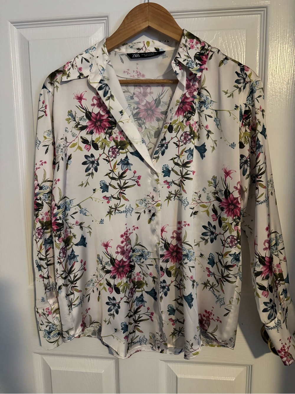 Zara Cream Floral Button-Front Blouse with Pink & Blue Blooms